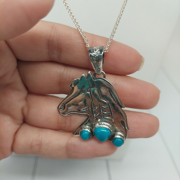 Sterling Horse Turquoise Pendant With Chain - Picture 5 of 8